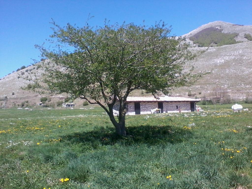 Chalet Vista Lago Hotel San Gregorio  Exterior photo